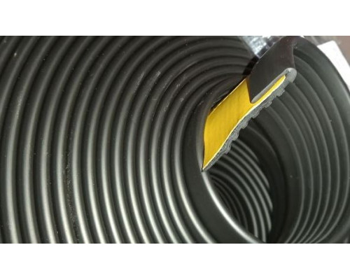 Противоскользящий самоклеющийся профиль "Уголок" для ступенек 55х19х4,2 мм